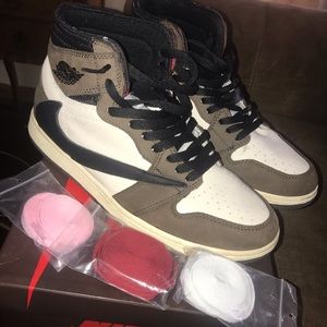 Jordan 1 high Travis Scott